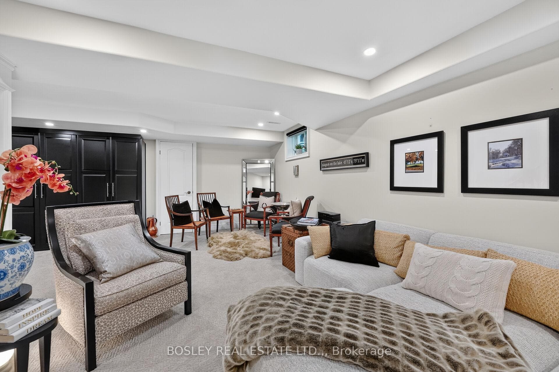 perfect to watch a favourite movie or host friends