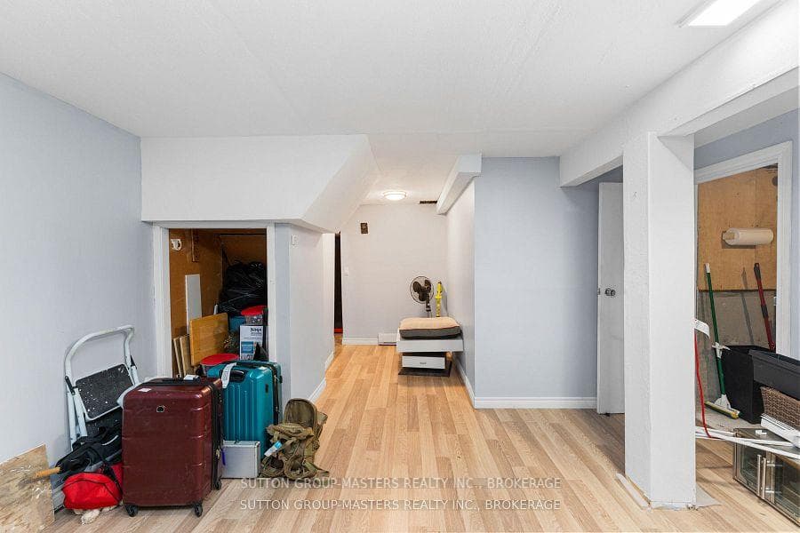 19 MacPherson Avenue Unit 28 photo 33