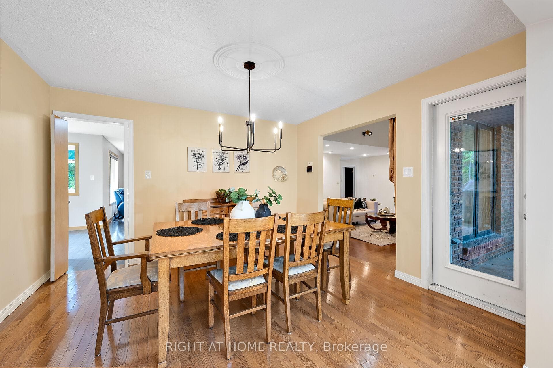 33 Walnut Drive photo 16