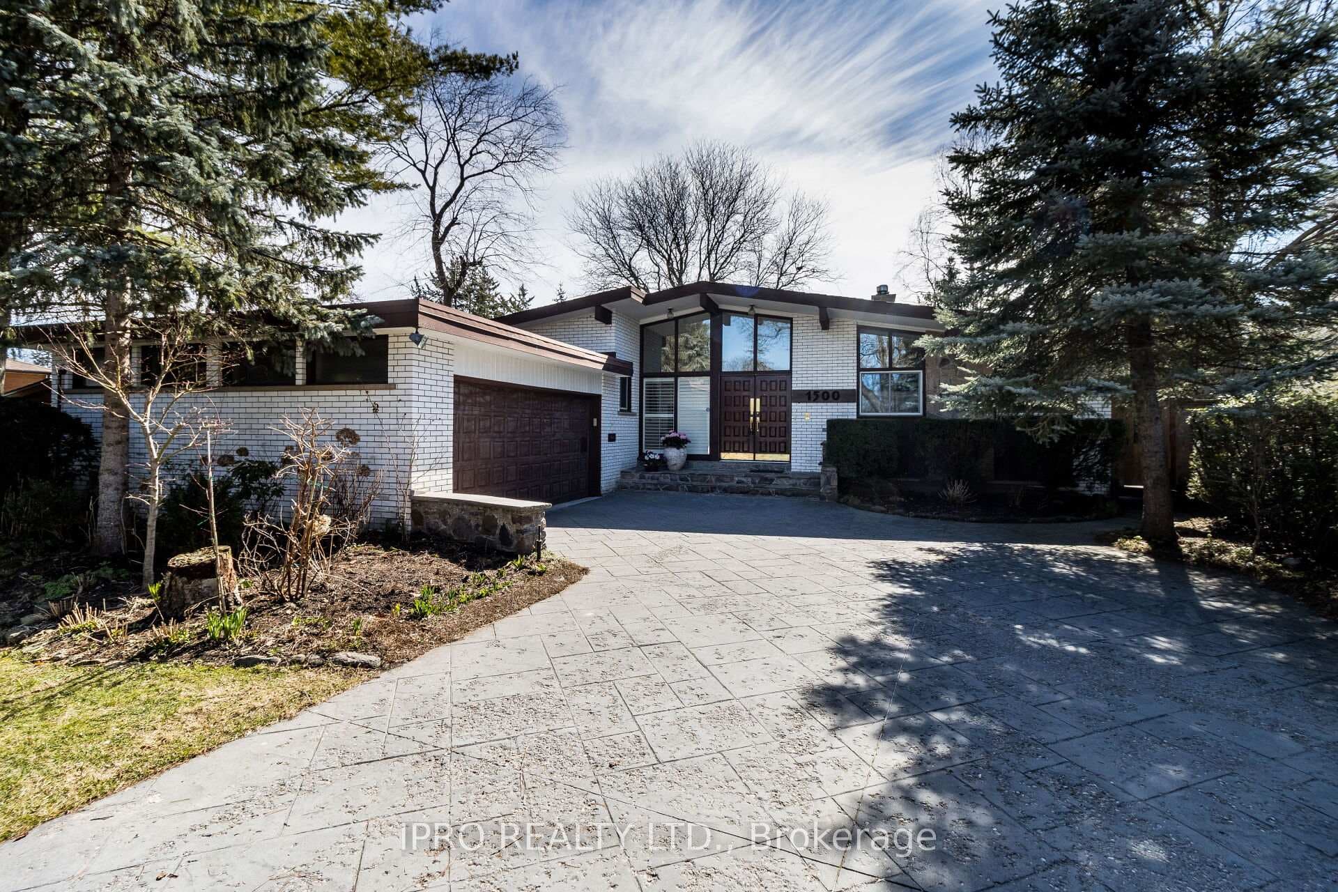 1500 Ashington Court photo 39