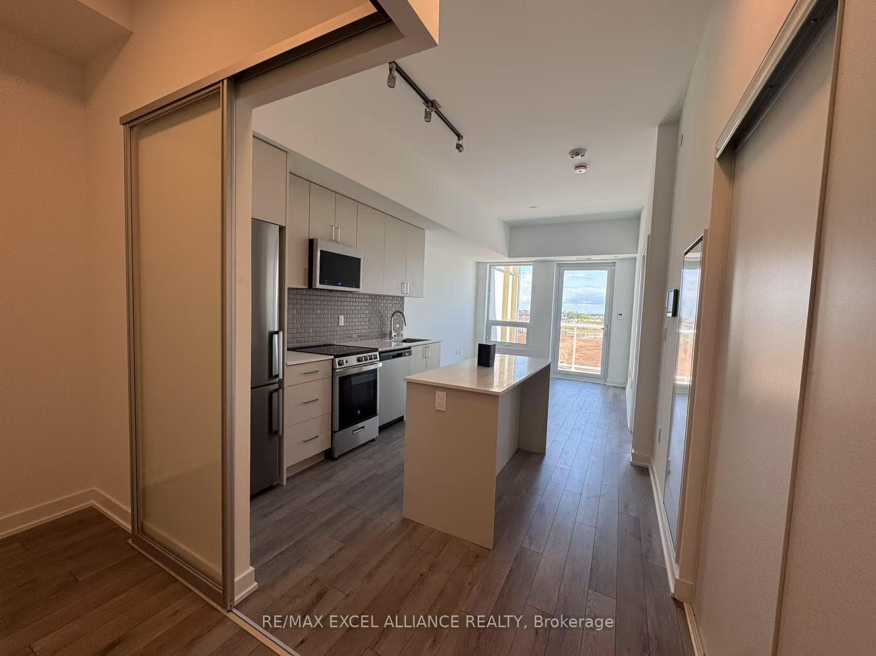 1005 Dundas Street Unit 536 photo 7