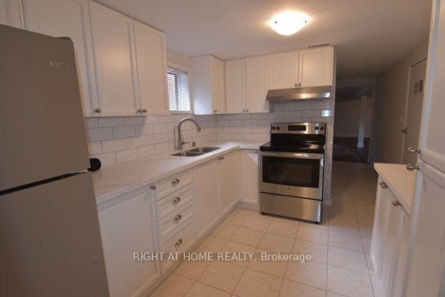 9 Elnathan Crescent Unit Bsmt photo 4