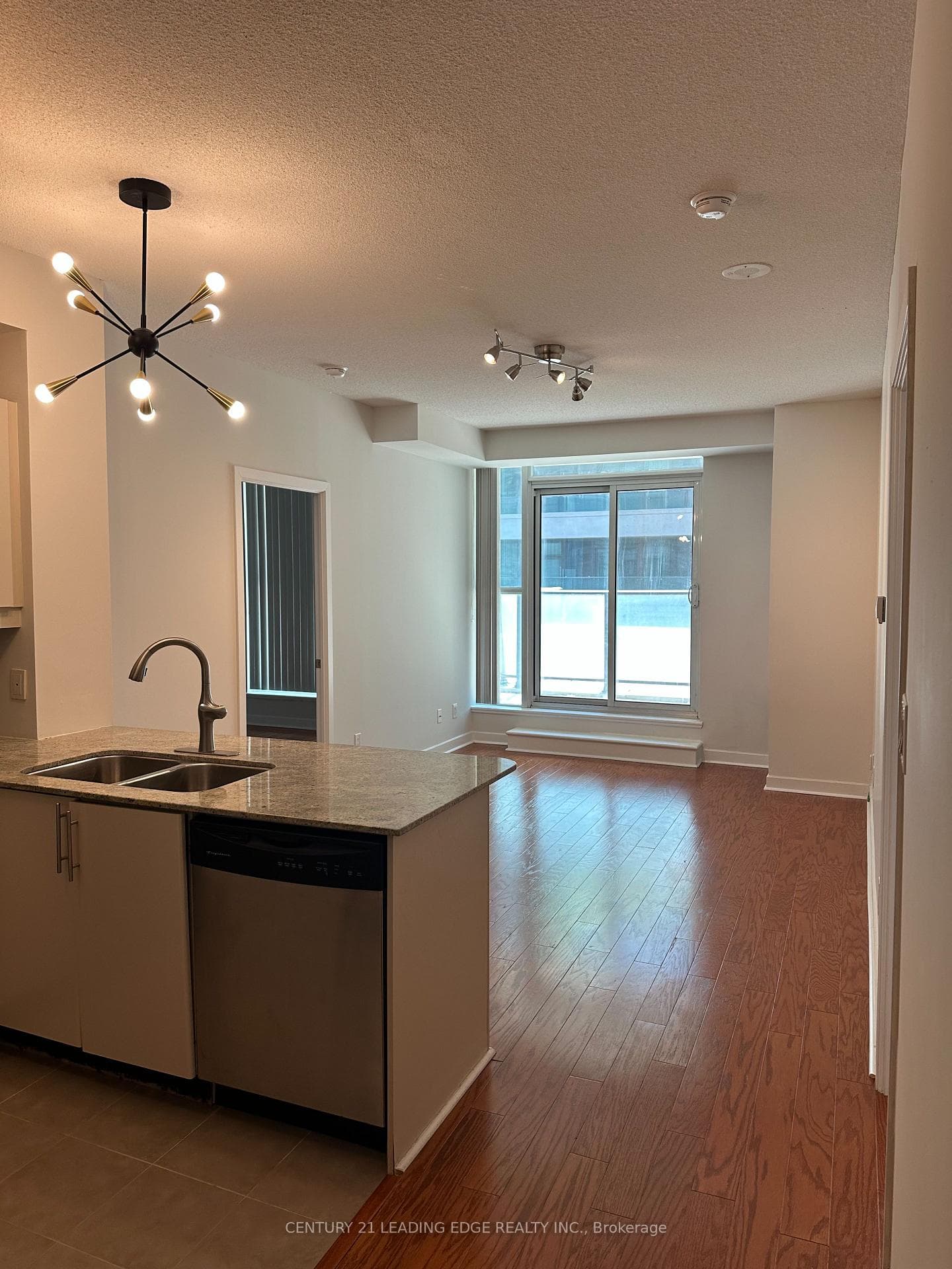 18 Harbour Street Unit 305 photo 1