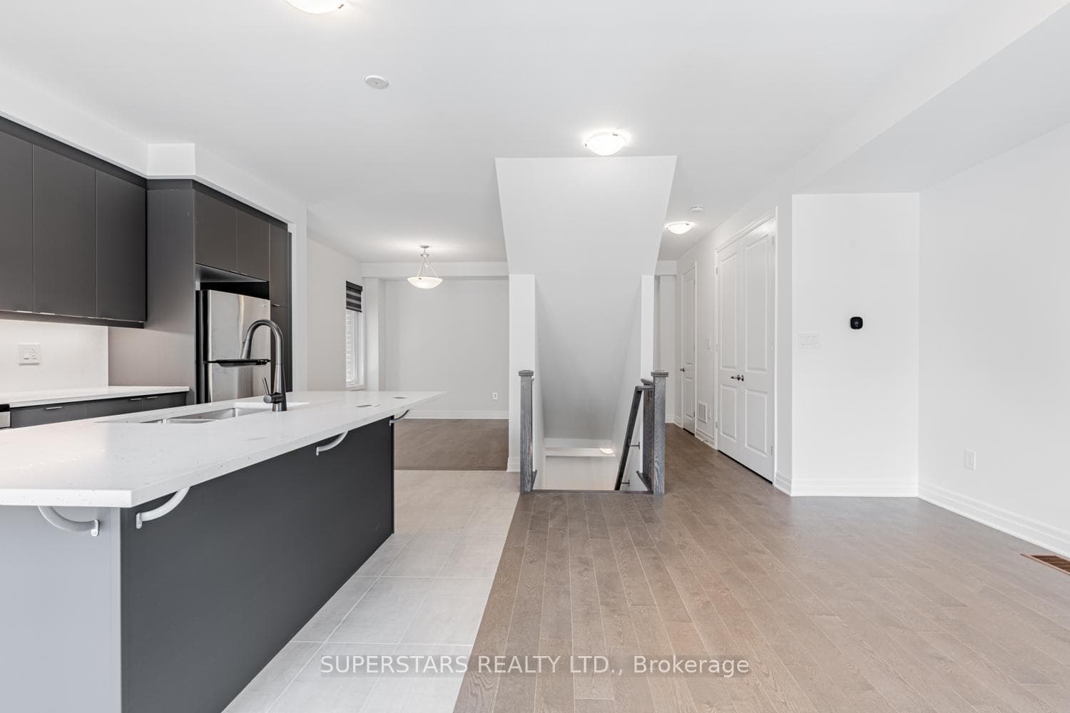 19 Avani Avenue photo 8