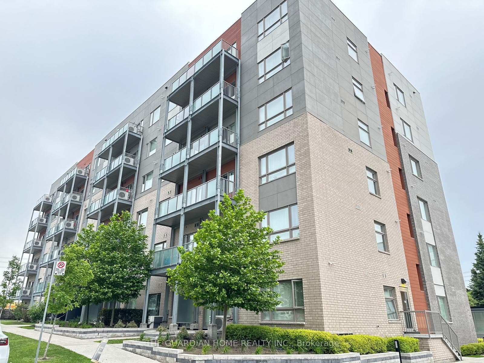 20 Orchid Place Unit 105 photo 1