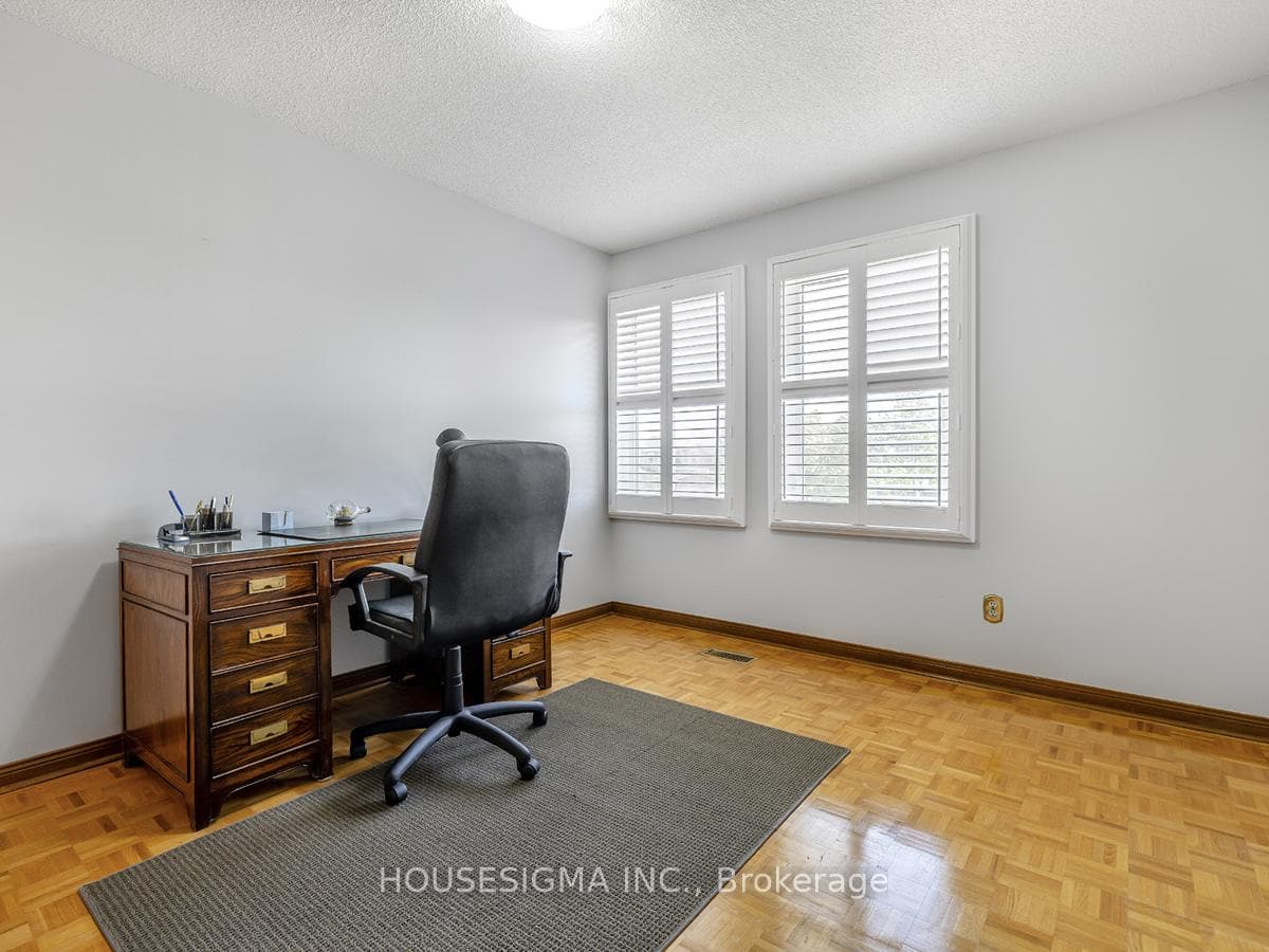 117 White Boulevard photo 30