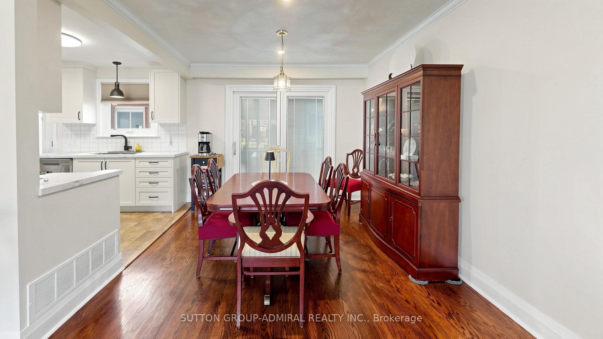 218 Bay Thorn Drive photo 10