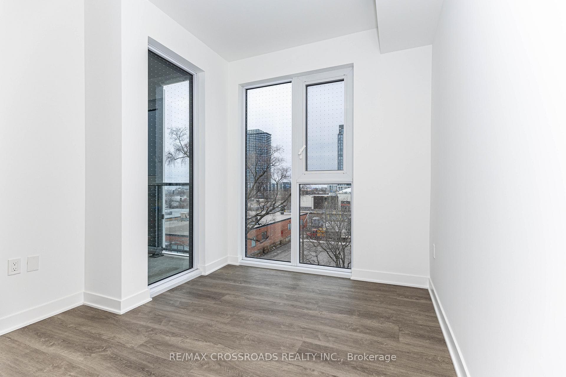 1037 The Queensway N/A Unit 312 photo 20