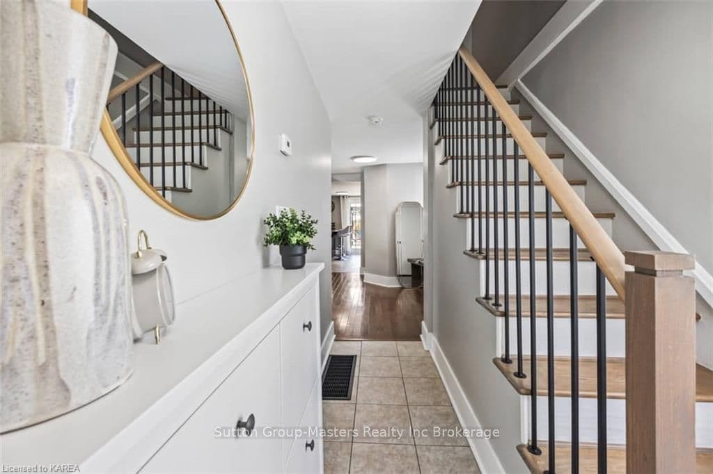 259 CHARLES Street photo 7