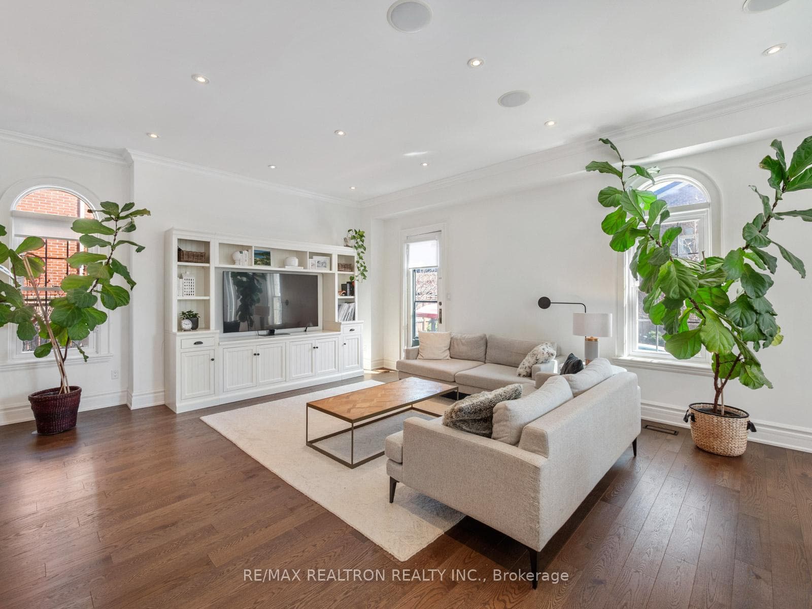 1 Willett Crescent photo 10