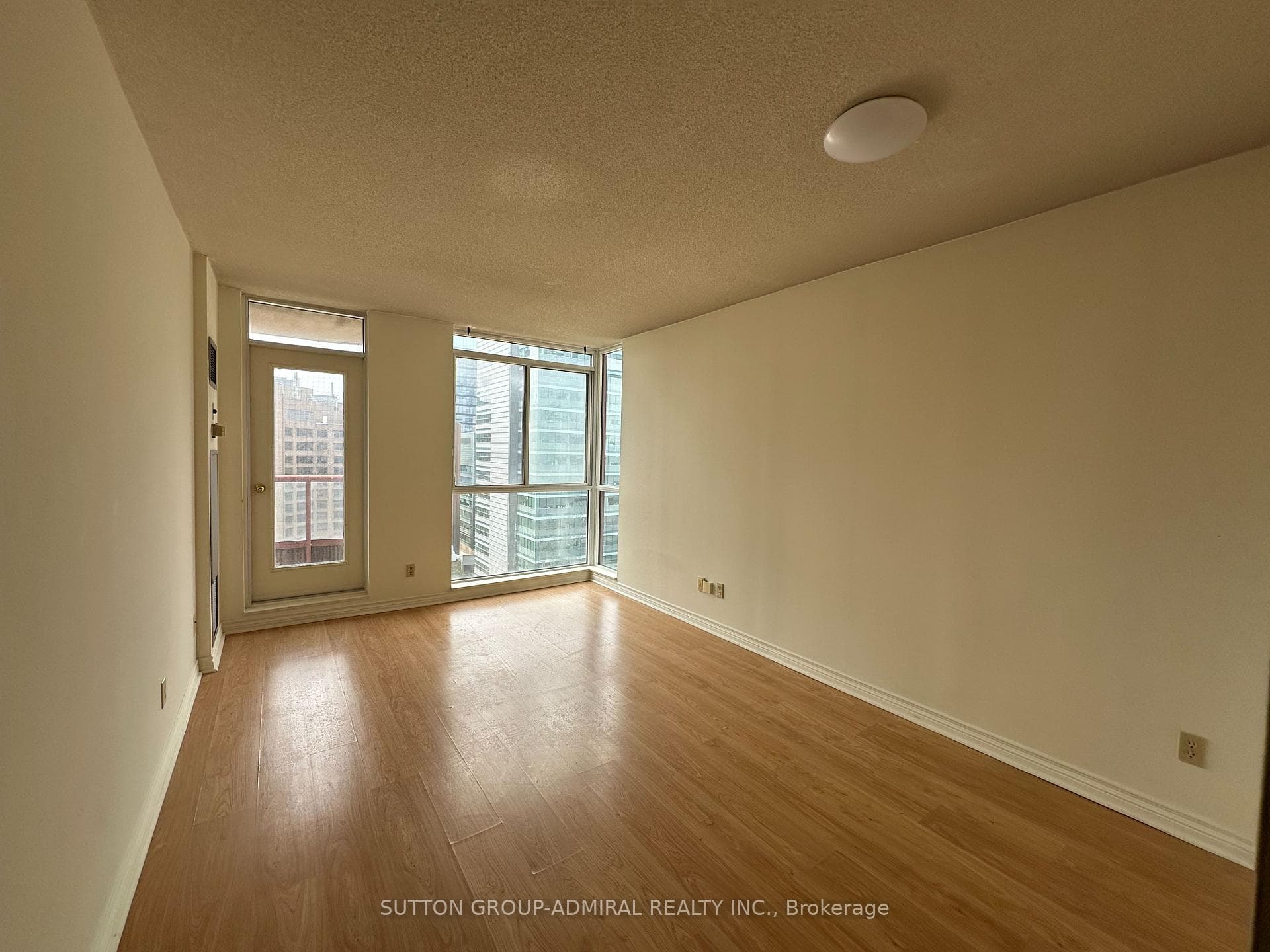 736 Bay Street Unit 1713 photo 3
