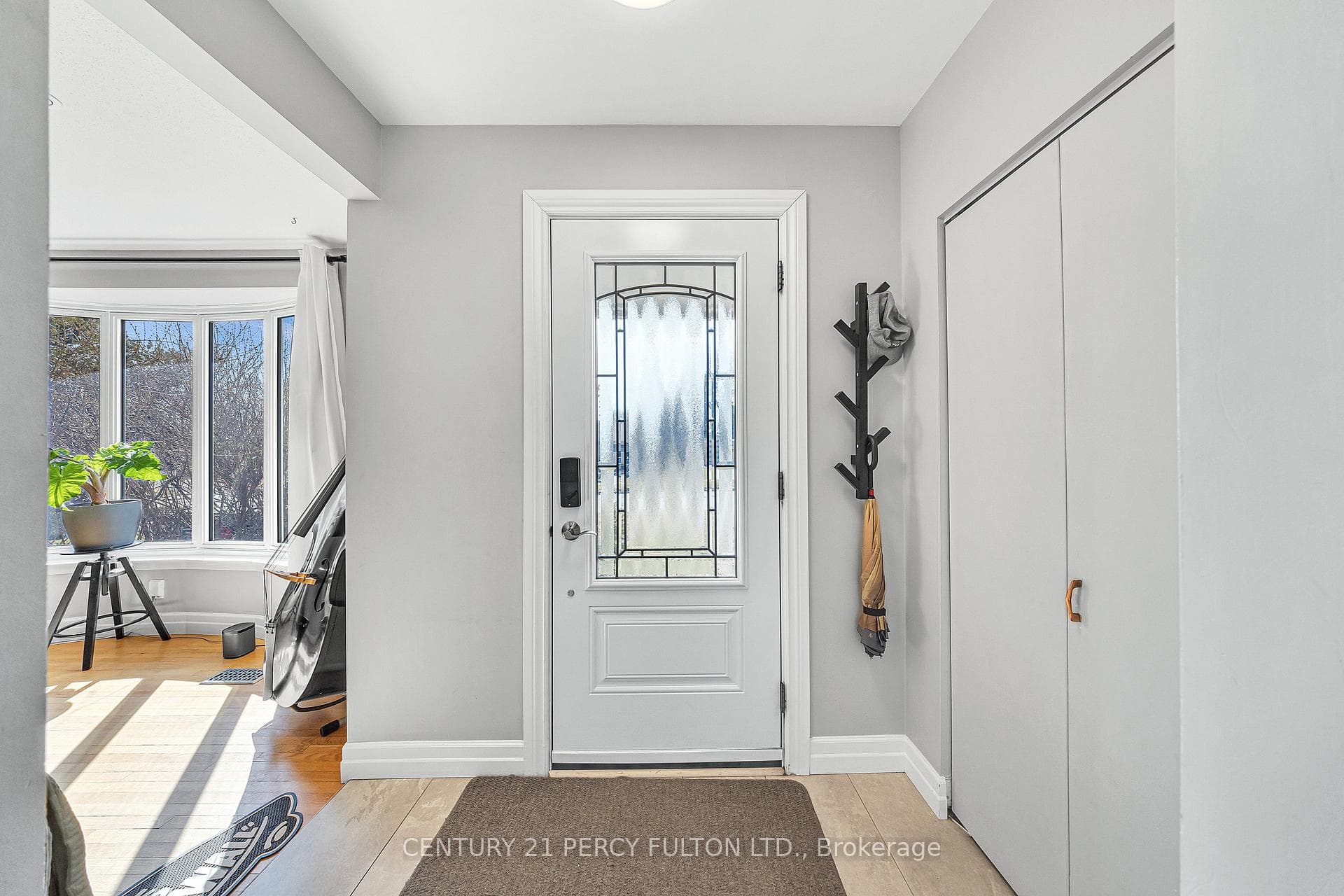 893 Douglas Avenue photo 4