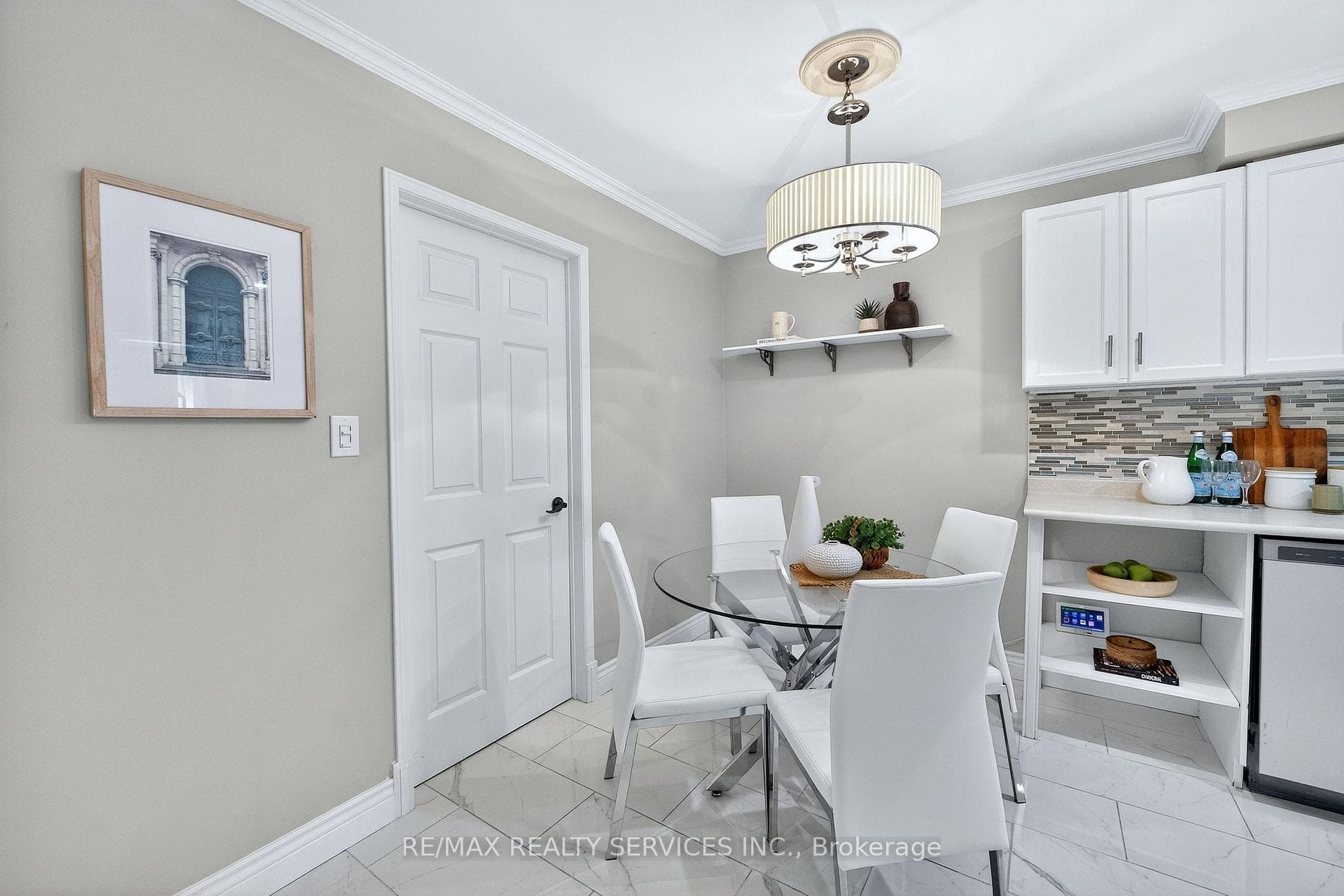 99 White Tail Crescent photo 14