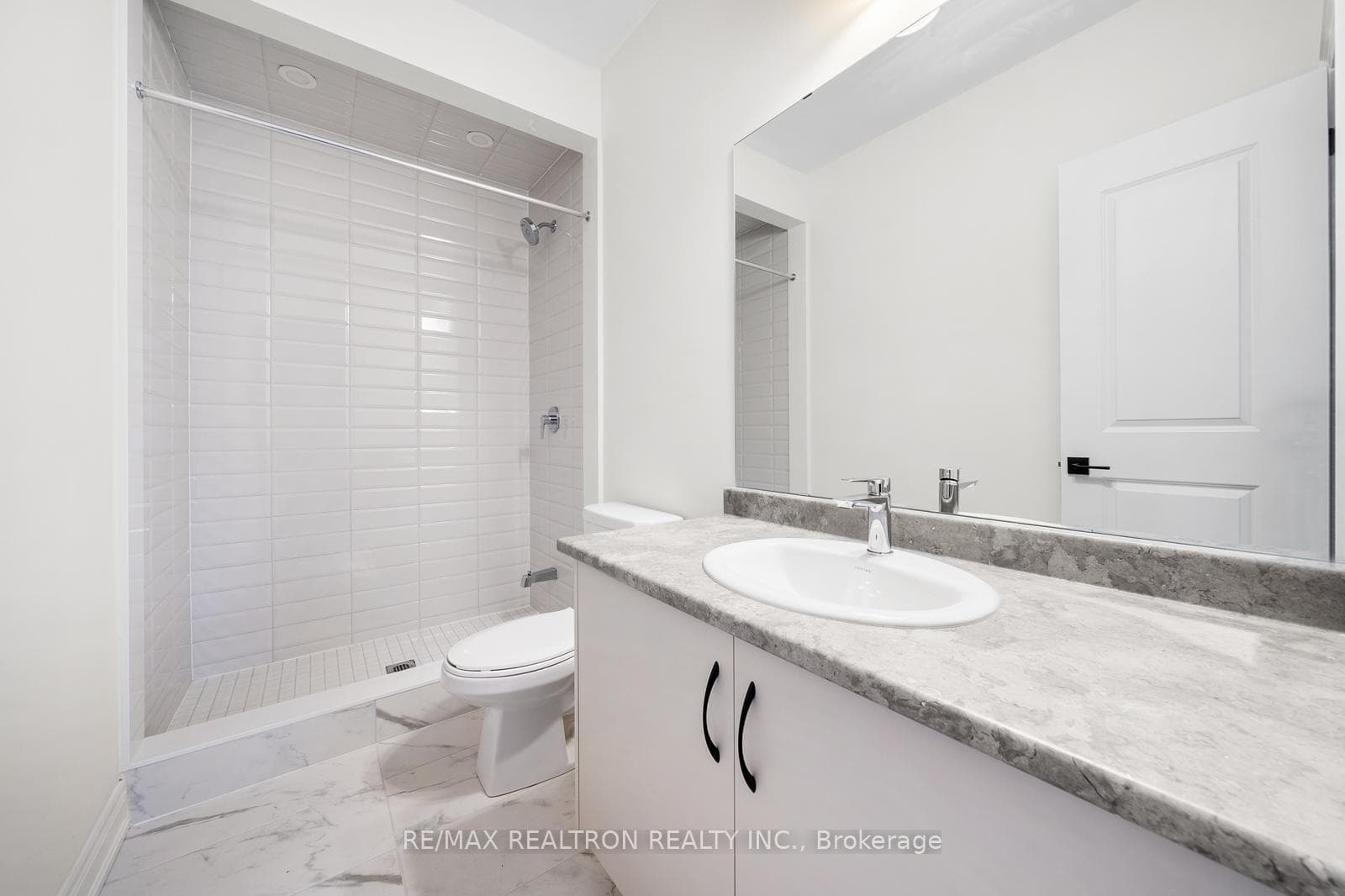 115 Tempel Street photo 29