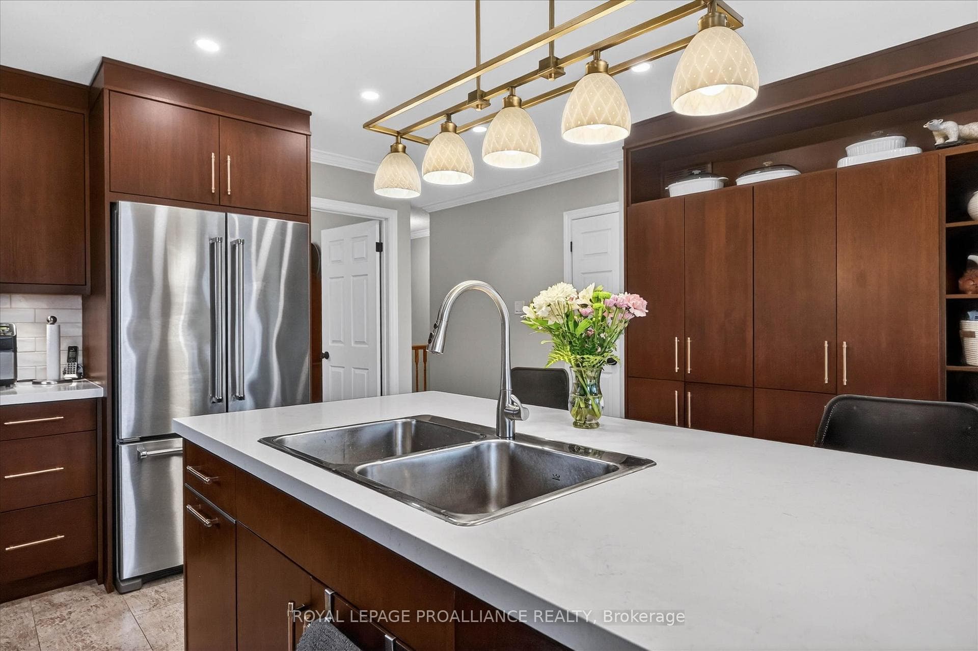 1426 Glenforest Crescent photo 14
