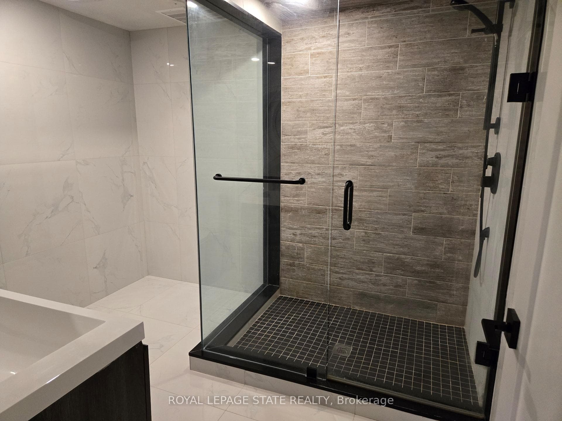 17 Carmen Avenue photo 21