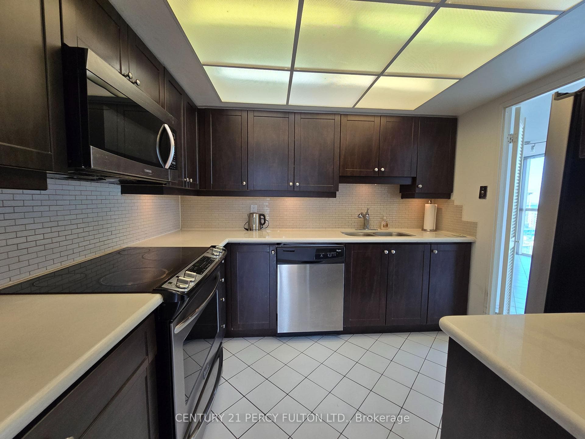 5460 Yonge Street Unit 1710 photo 9