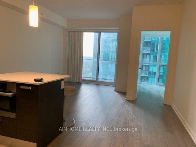 9 Bogert Avenue Unit 804 photo 4