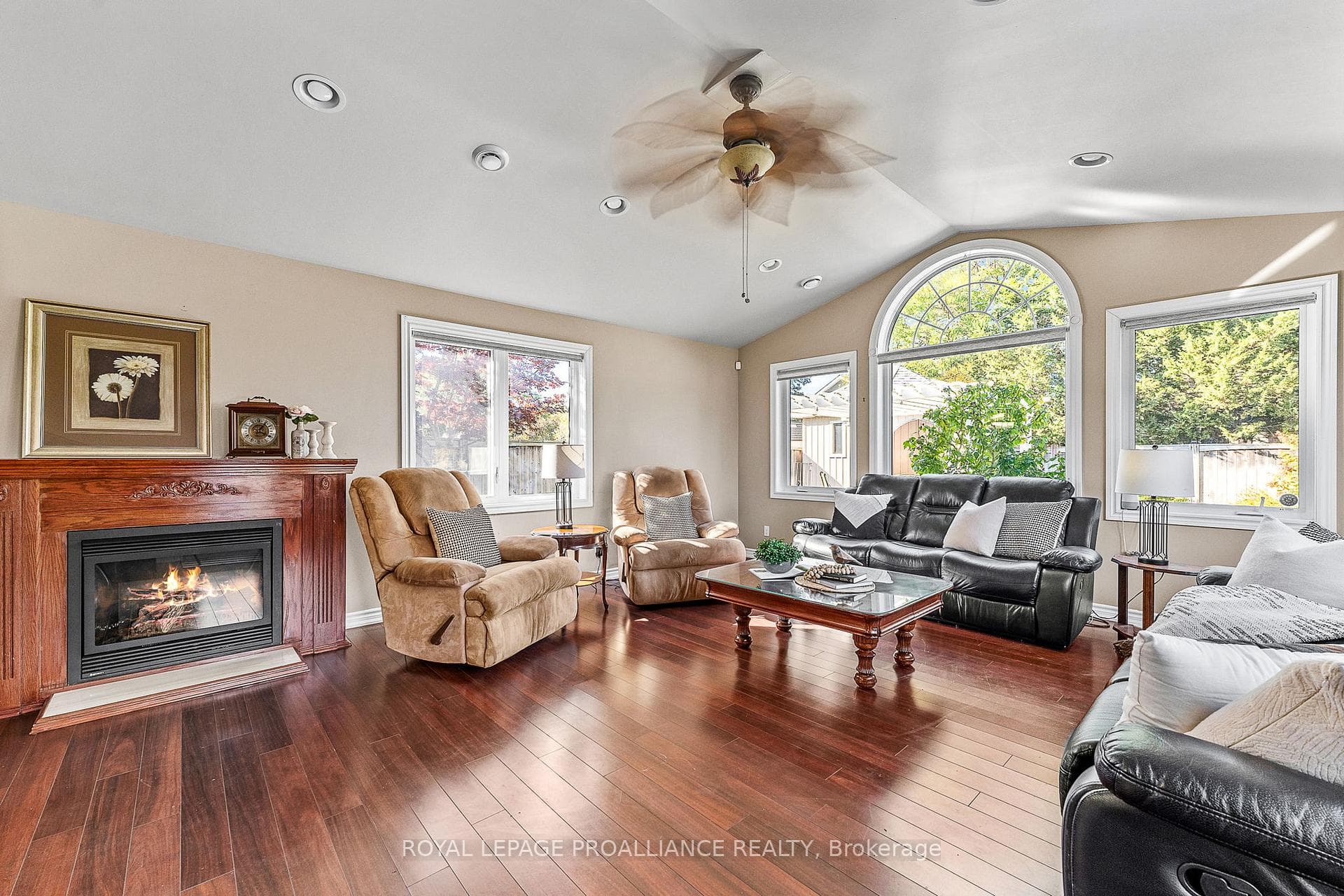 14 Catherine Crescent photo 18
