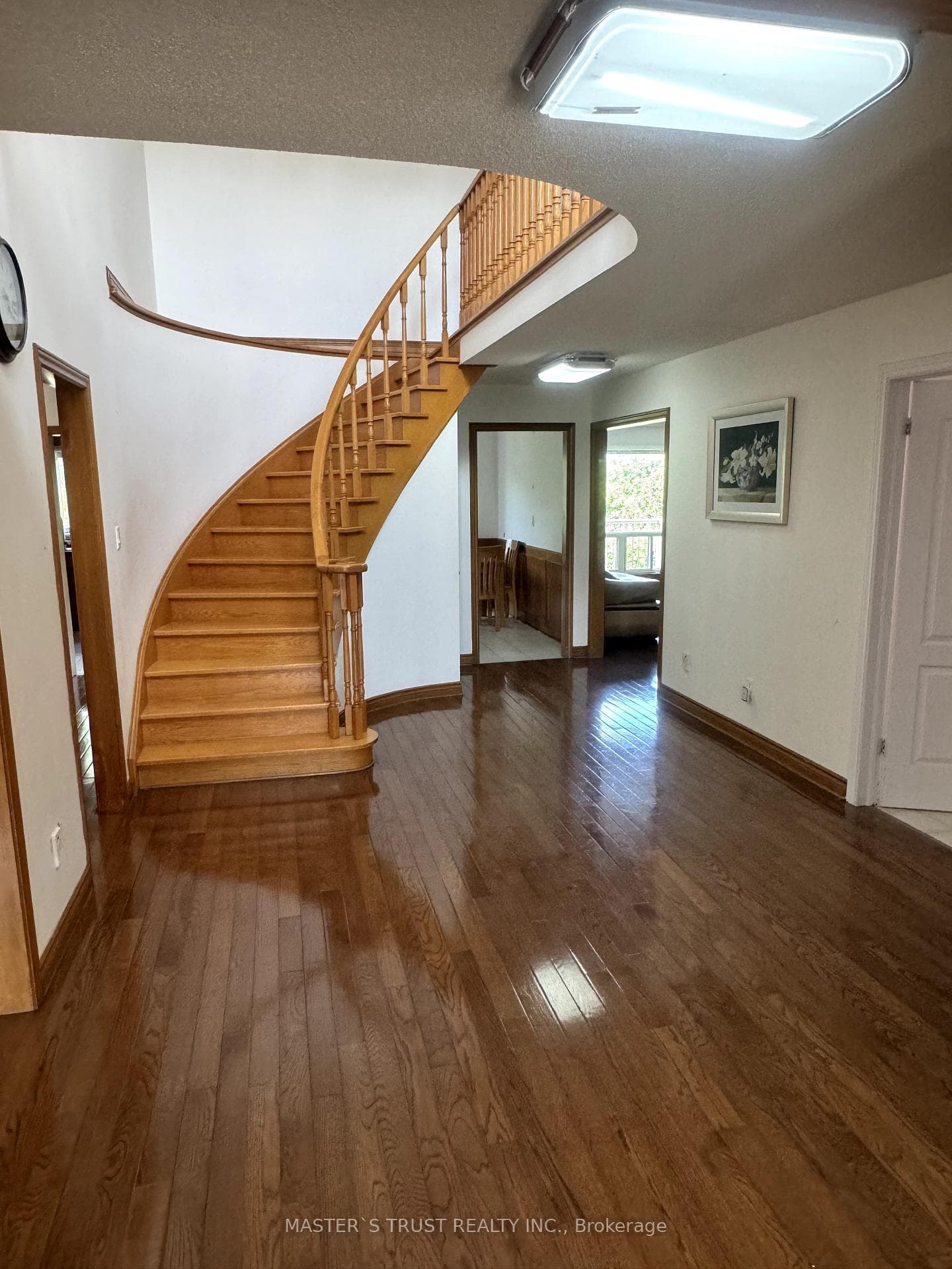 28 Saint Ives Court photo 4
