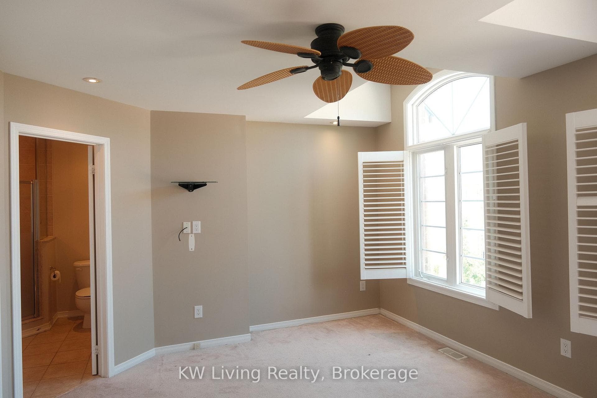 120 Chapman Court photo 22