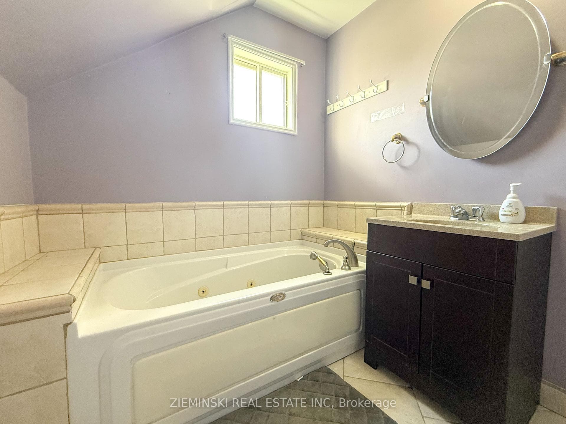 143 Essex Avenue photo 20