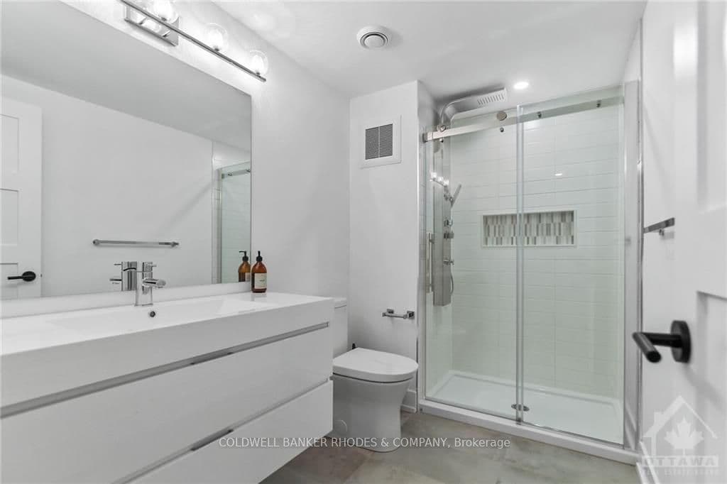 135 CARLETON Avenue photo 25