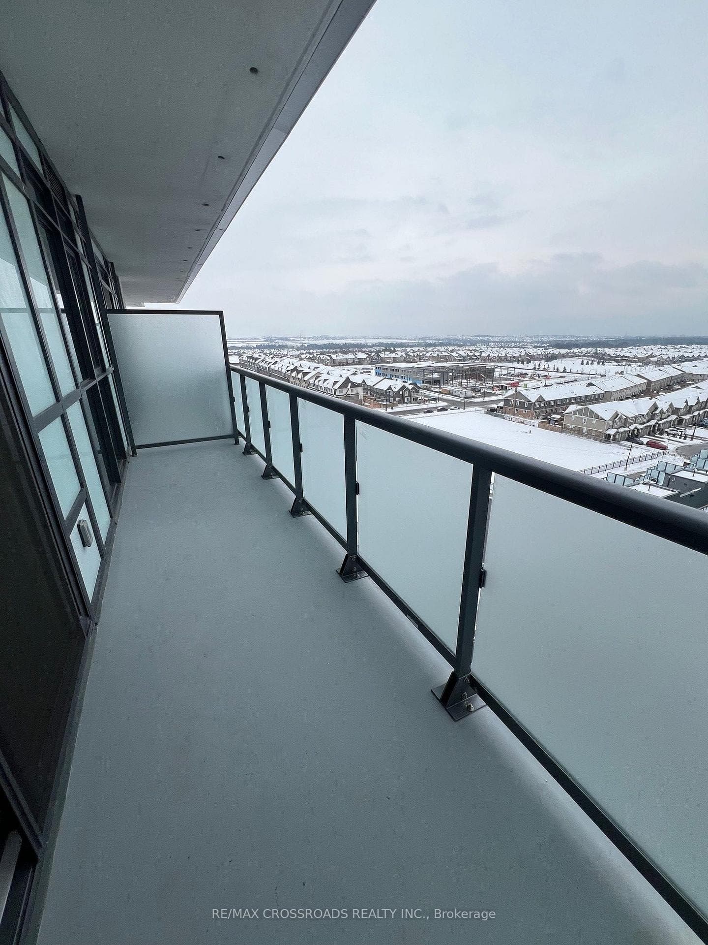 2545 Simcoe Street Unit 940 photo 14