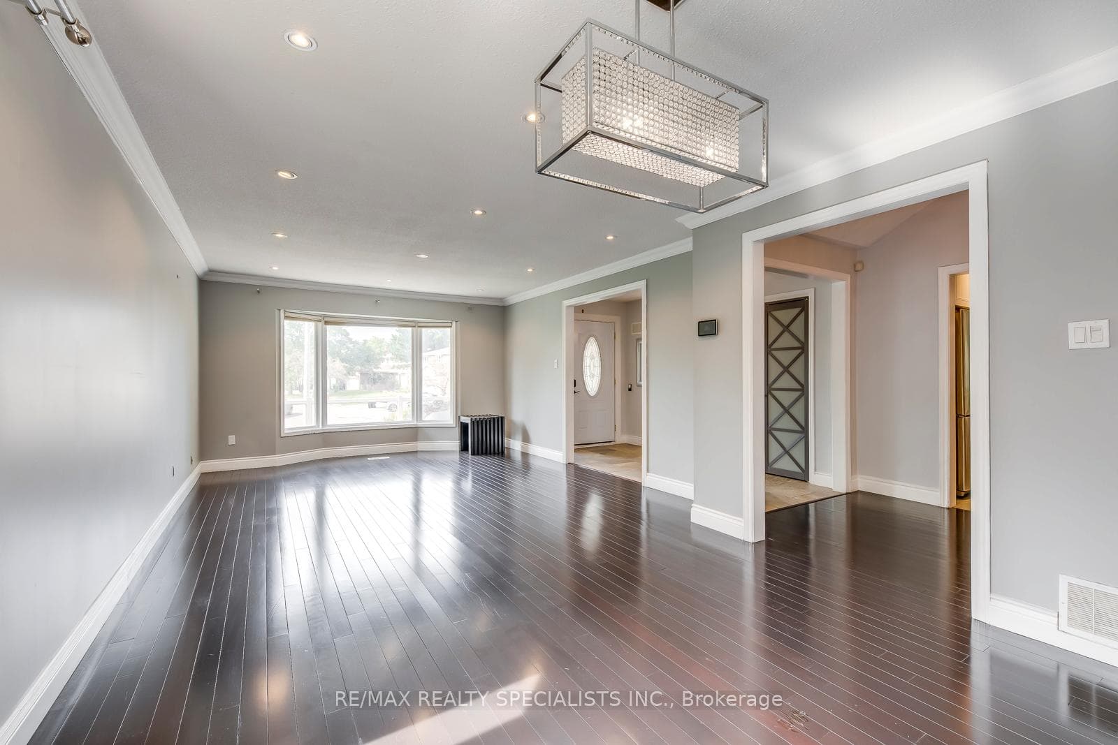 1582 Hermant Court photo 6