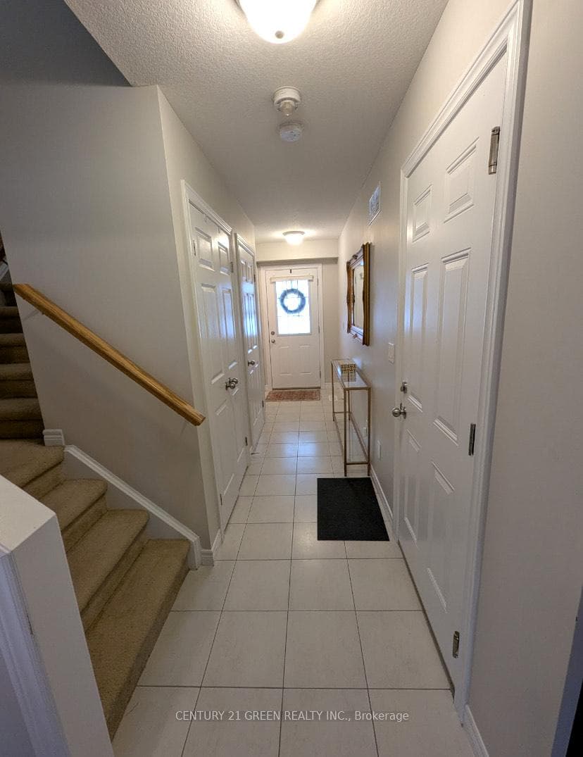 371 Vincent Drive photo 7