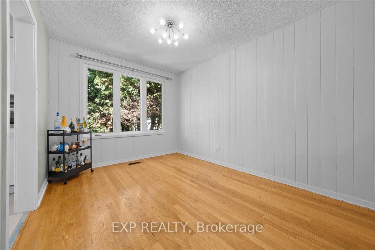 2697 Ulster Crescent photo 11