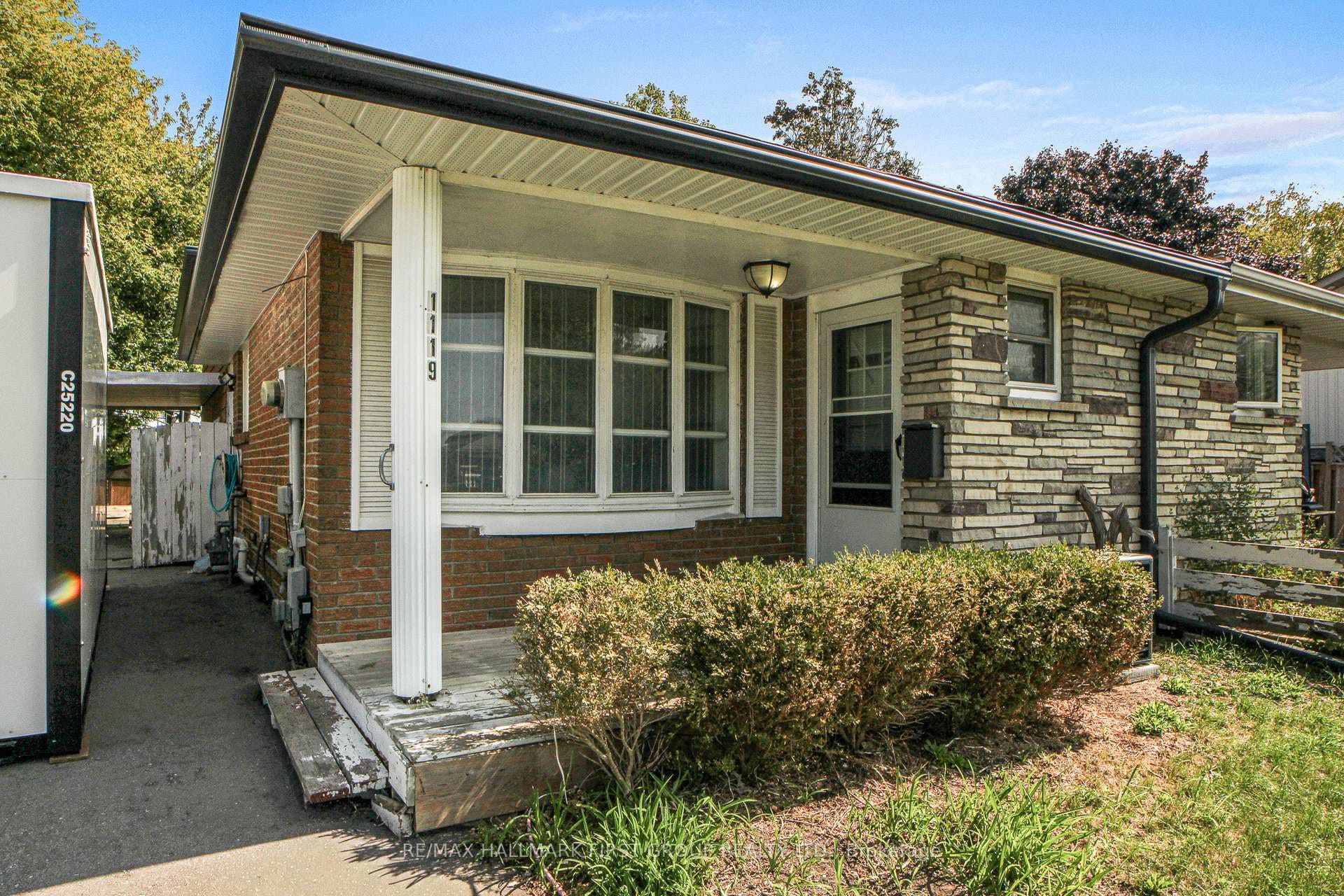 1119 Valley Court photo 3