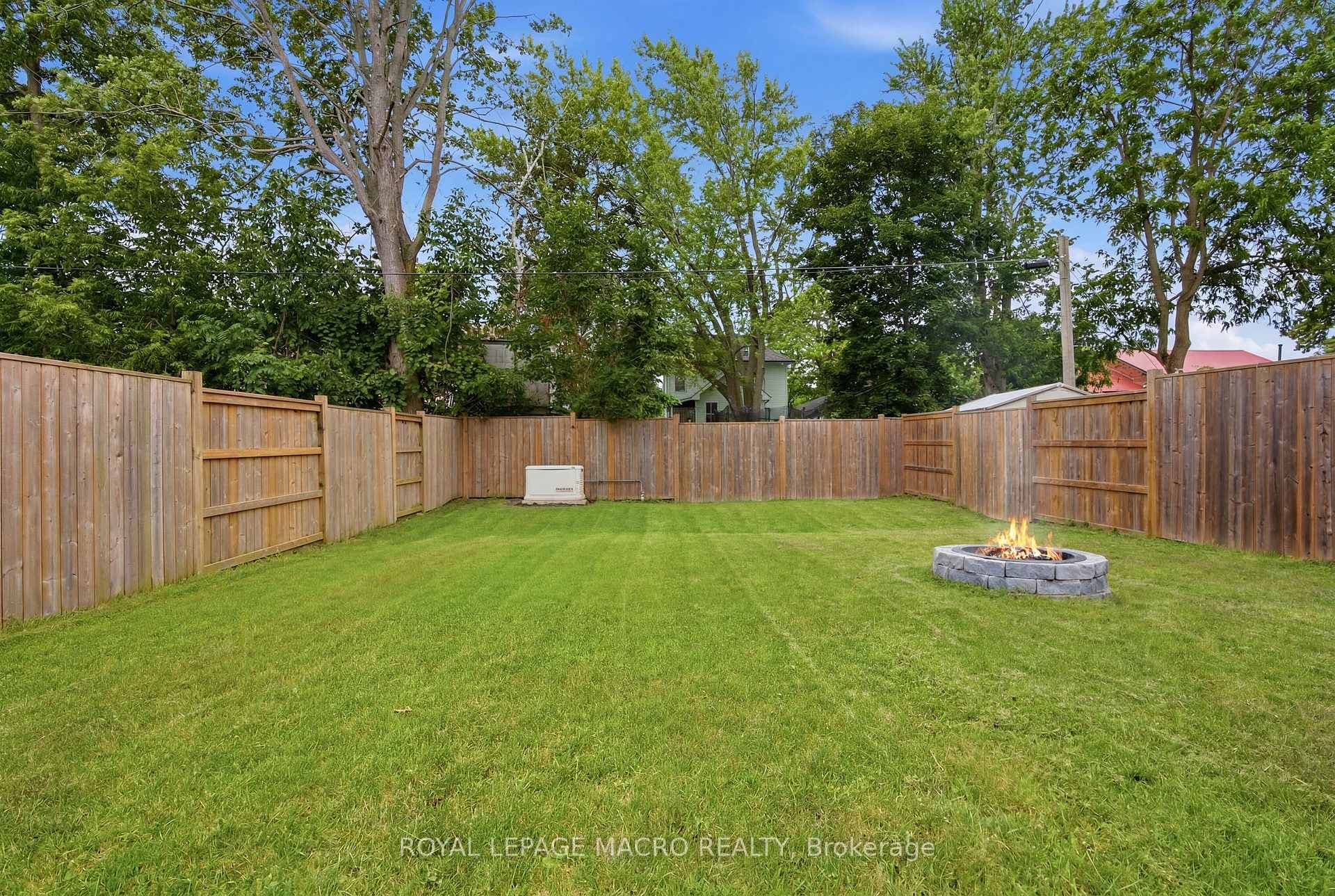 1055 Bay Street photo 34