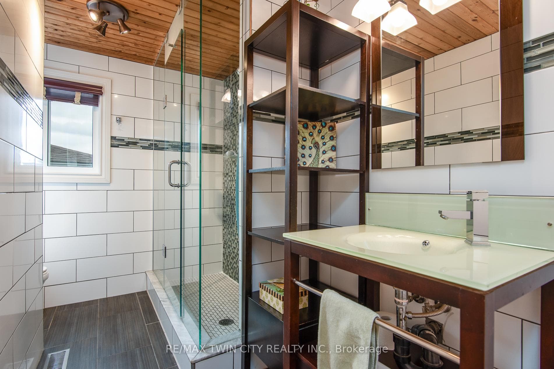 212 Upper Canada Drive photo 29