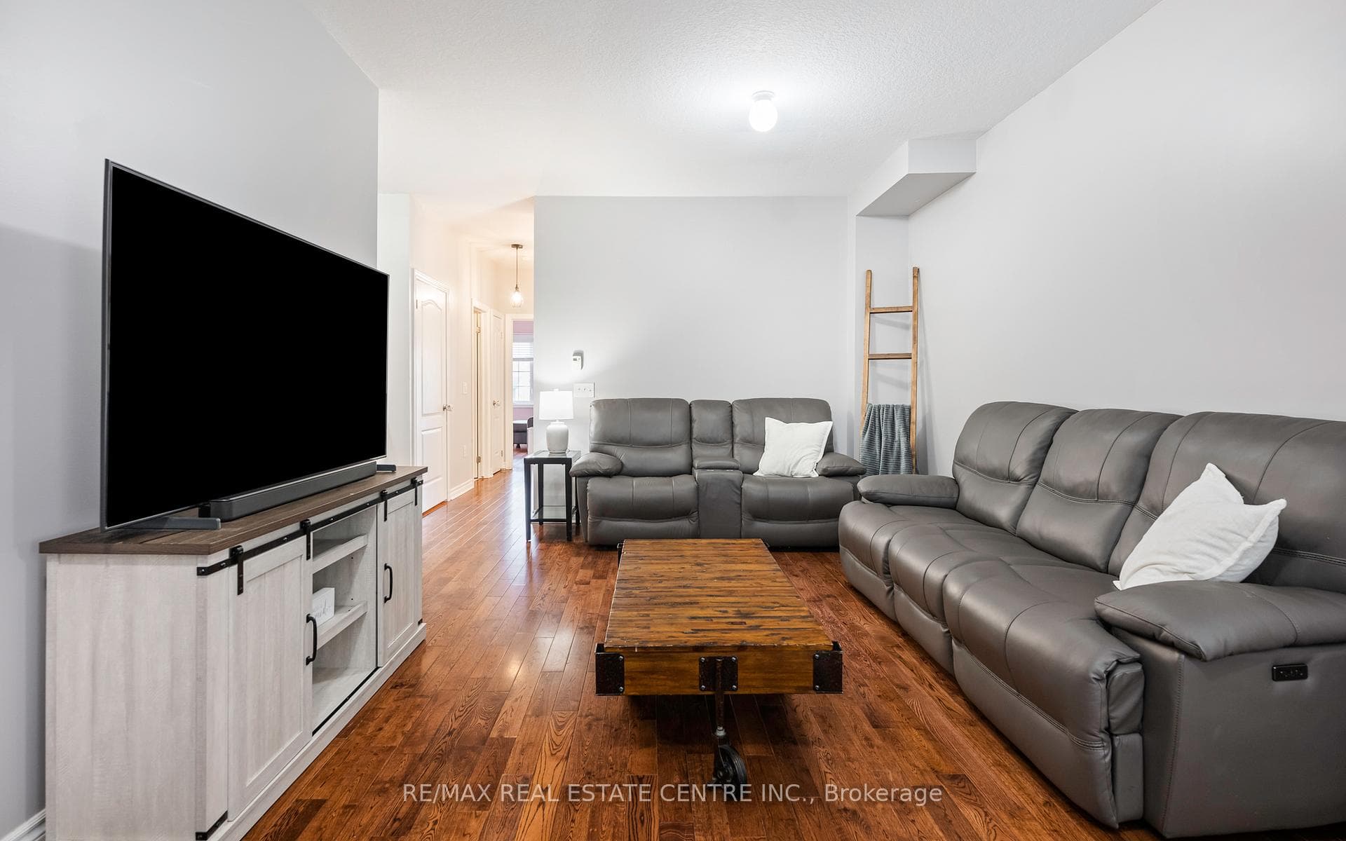 111 Samuel Drive photo 5