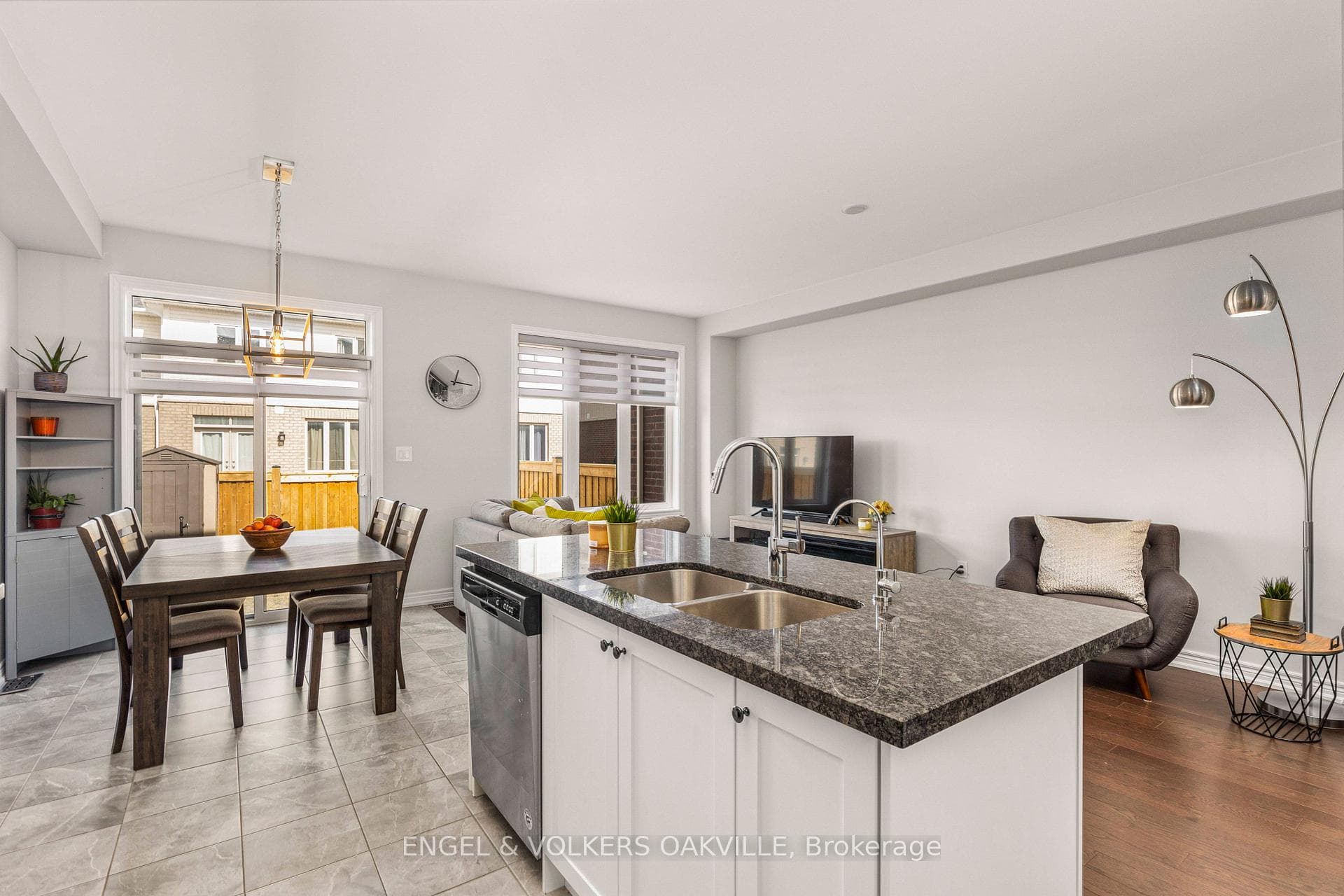 44 Clifford Crescent photo 11