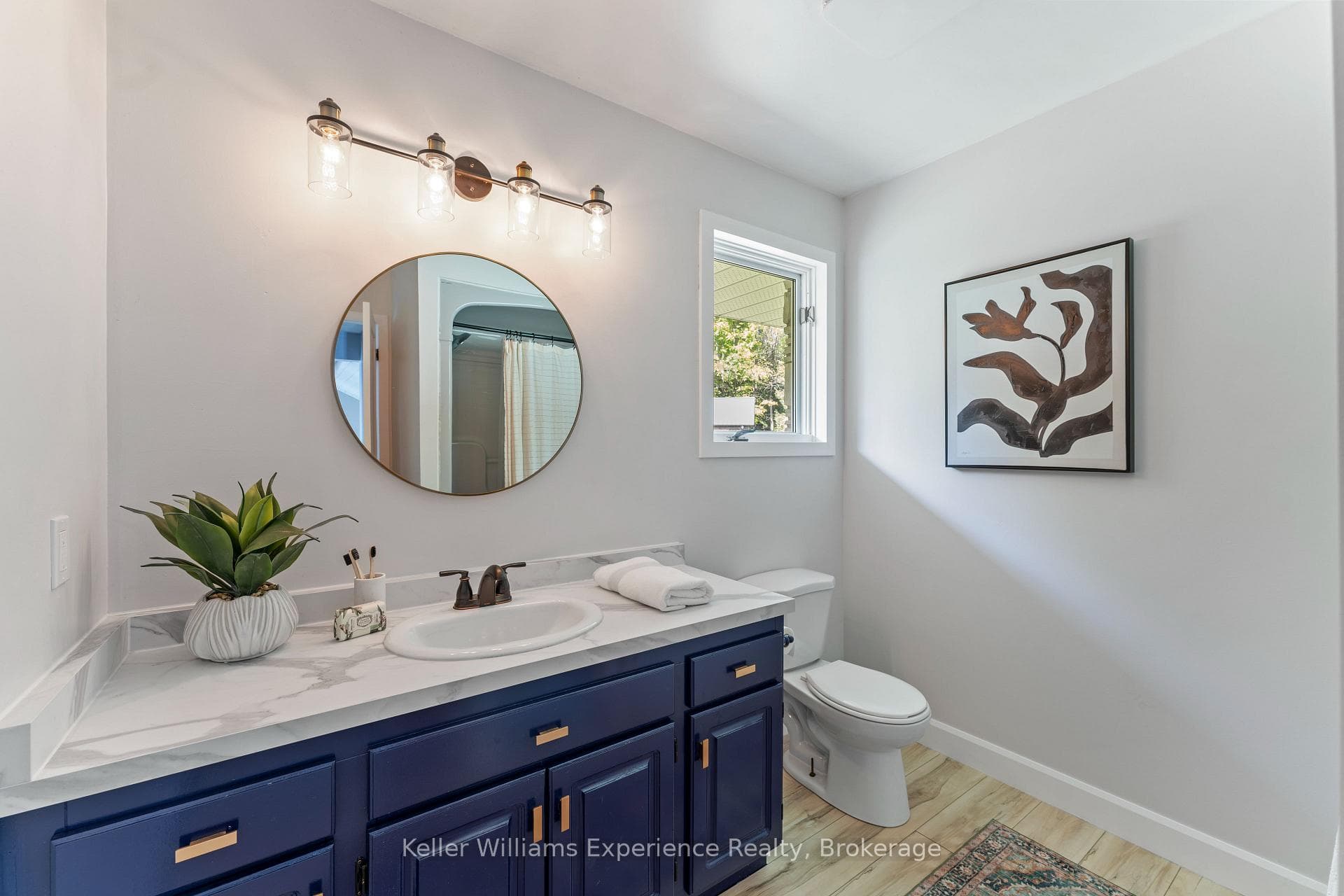 4-Piece Main Bathroom