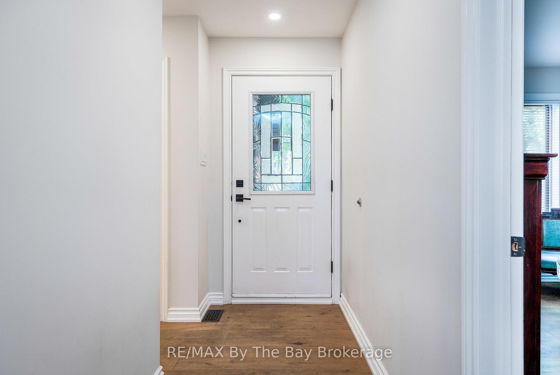 38 Willow Drive photo 9