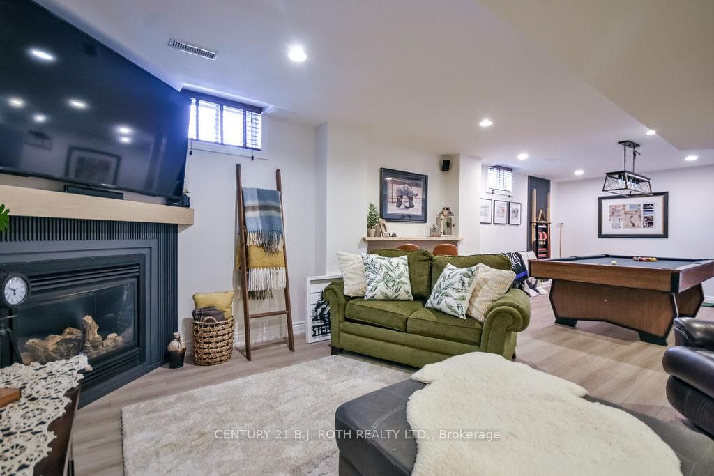 84 Truax Crescent photo 33