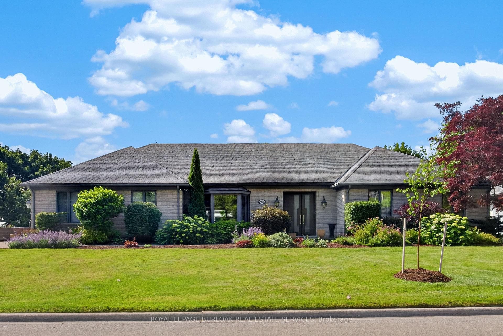 90 Oaklands Park Court photo 1