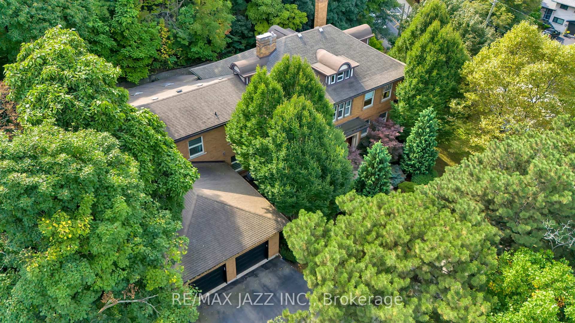 407 Queen Street photo 1