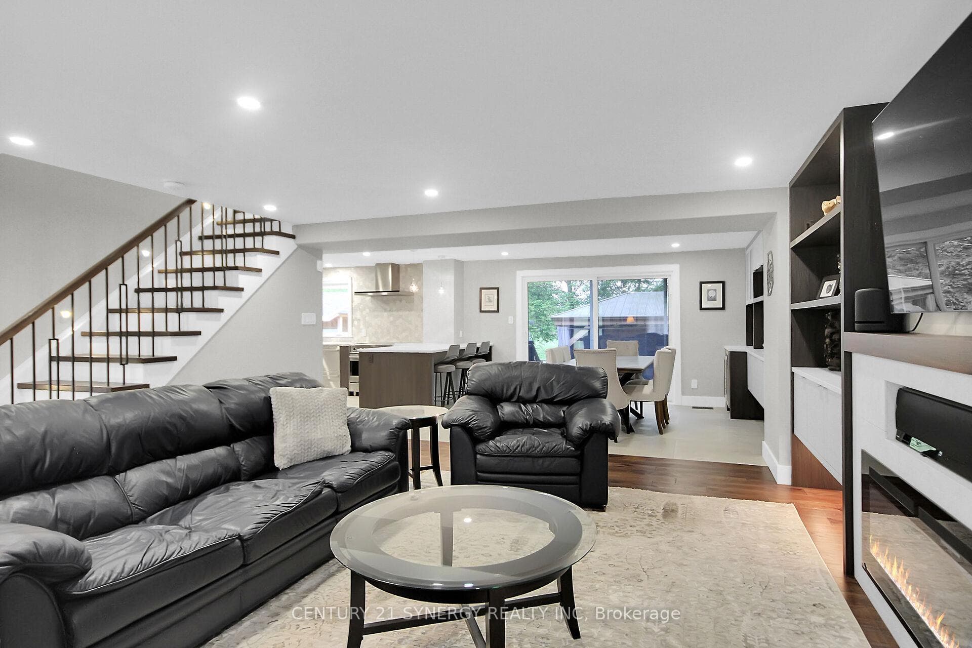 26 Seymour Avenue photo 9