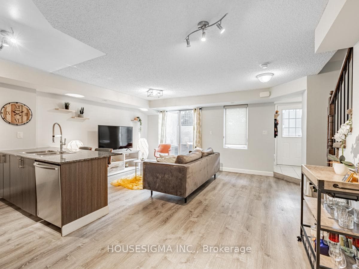 6 Foundry Avenue Unit 156 photo 7