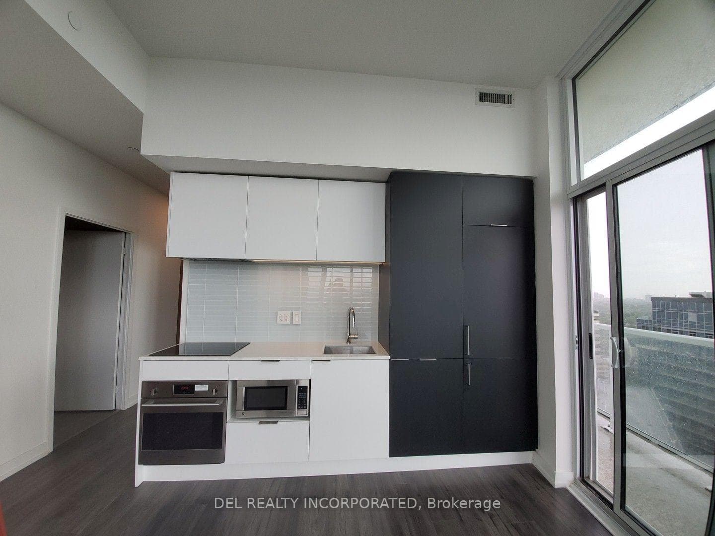 33 Helendale Avenue Unit 2012 photo 5