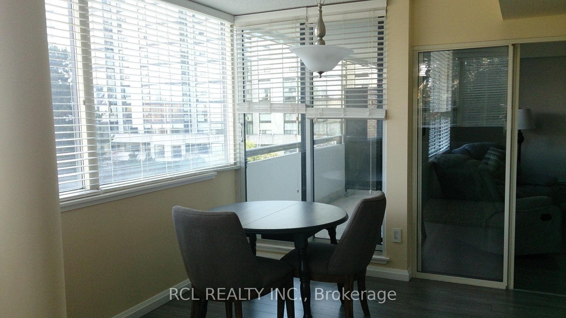20 Harding Boulevard Unit 301 photo 16
