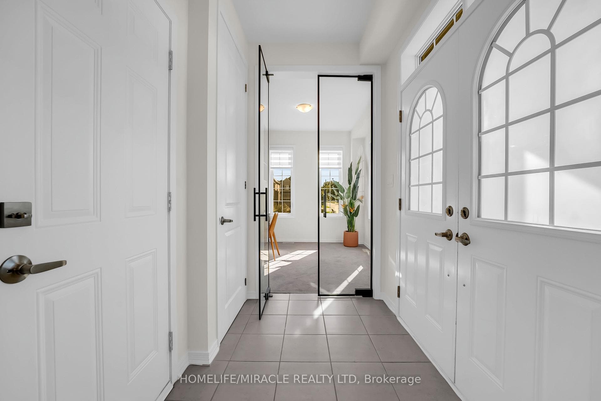 230 Maclachlan Avenue photo 4