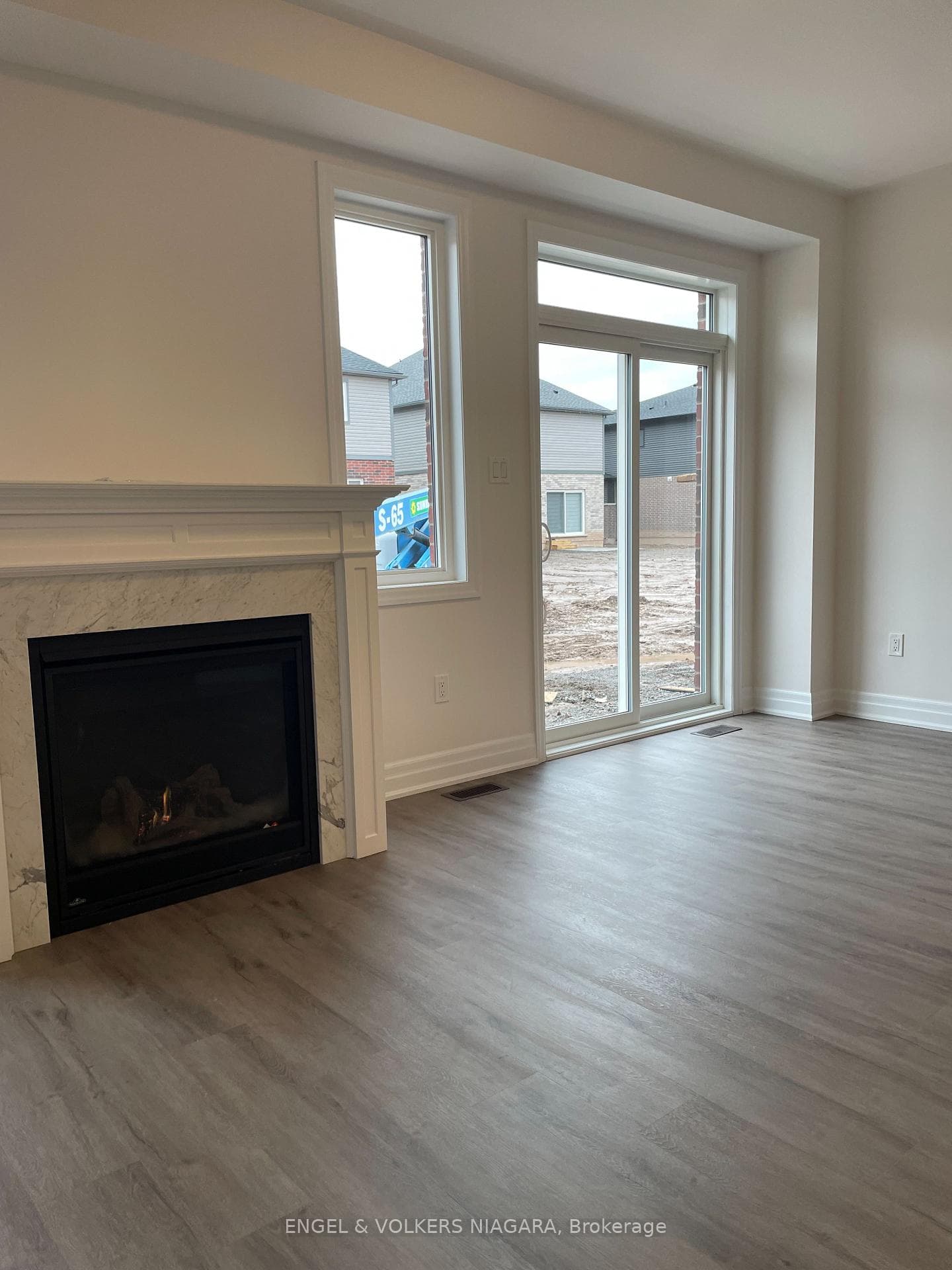 9272 Griffon Street photo 9