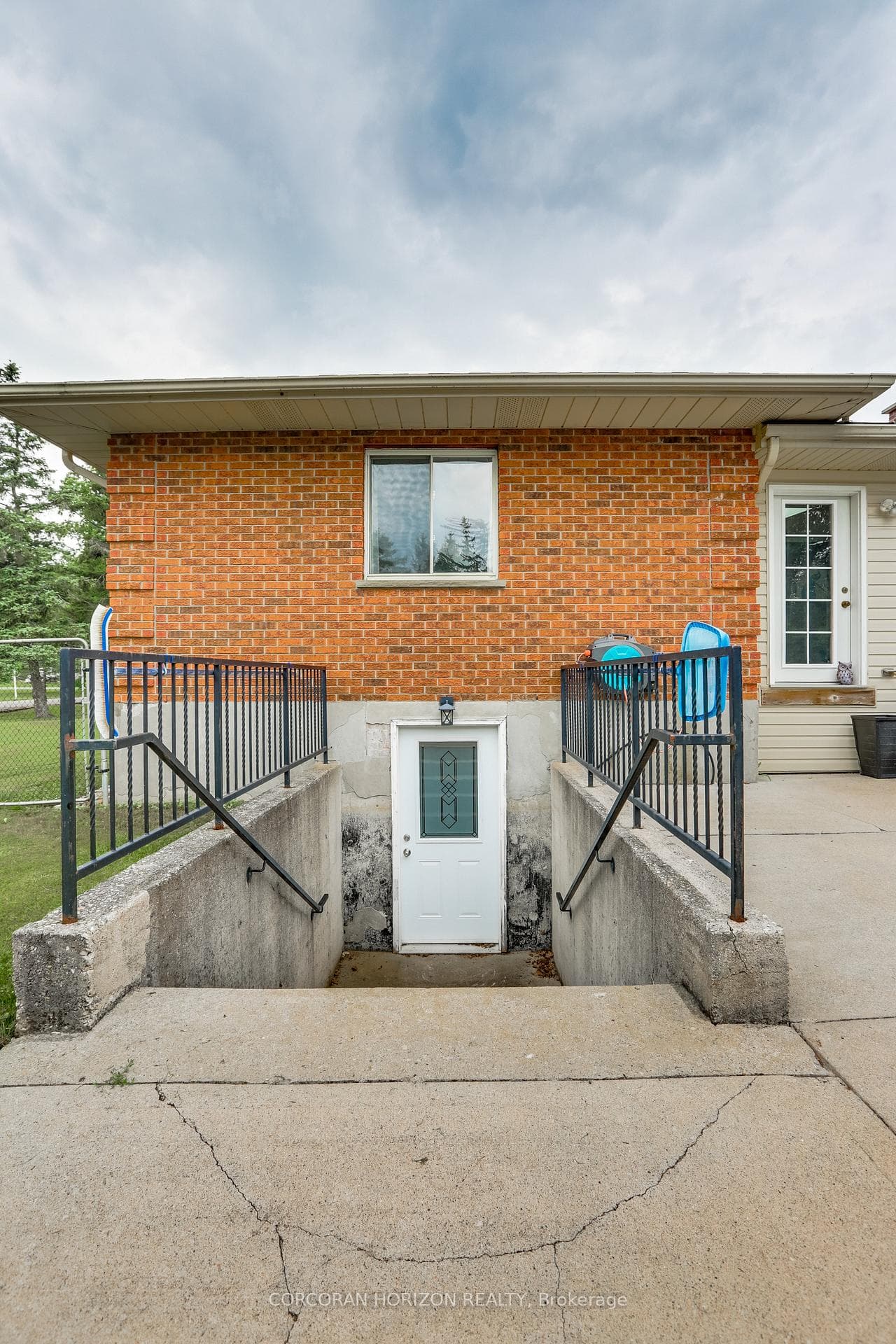 4542 Avenue Road photo 38