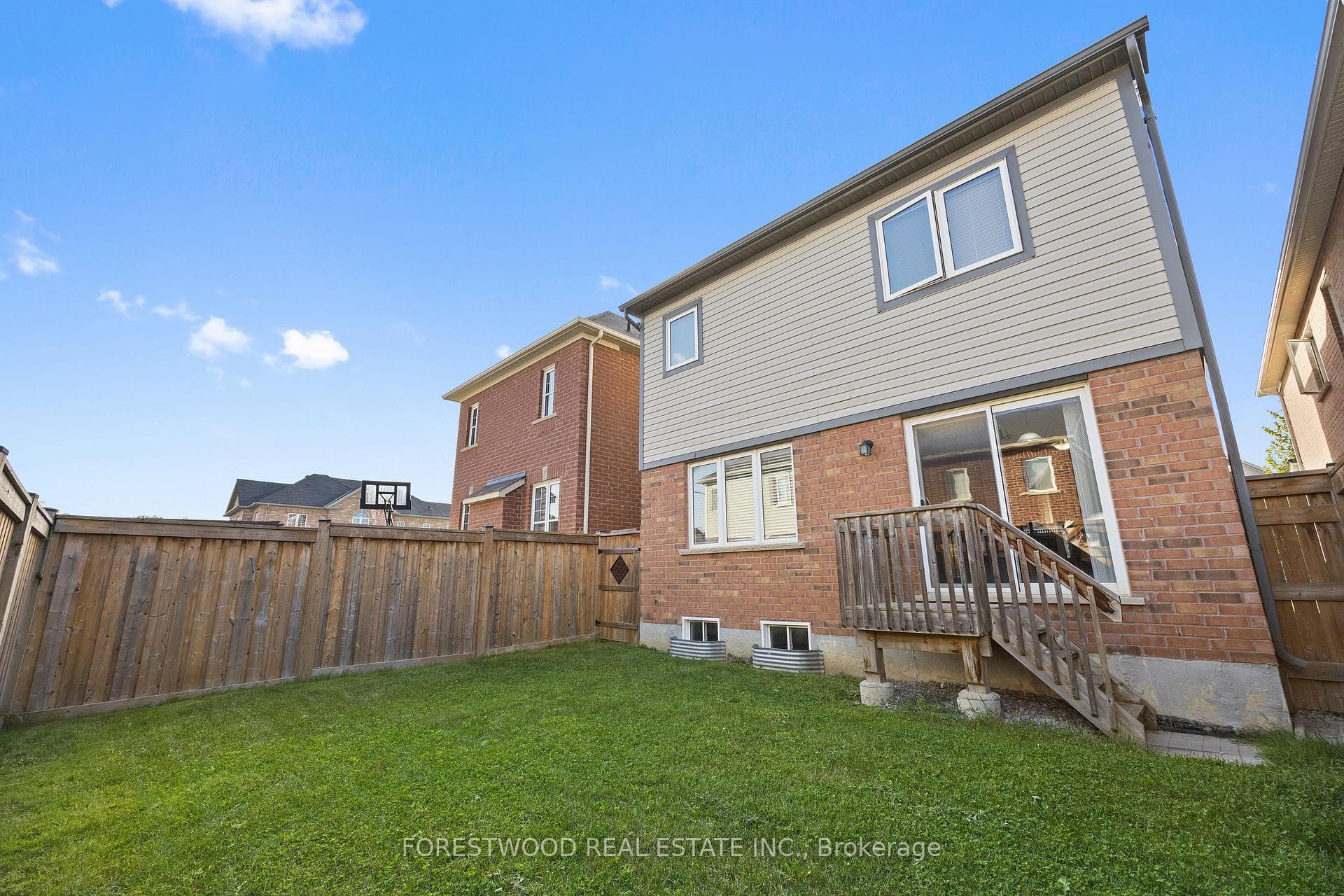 93 Enford Crescent photo 21