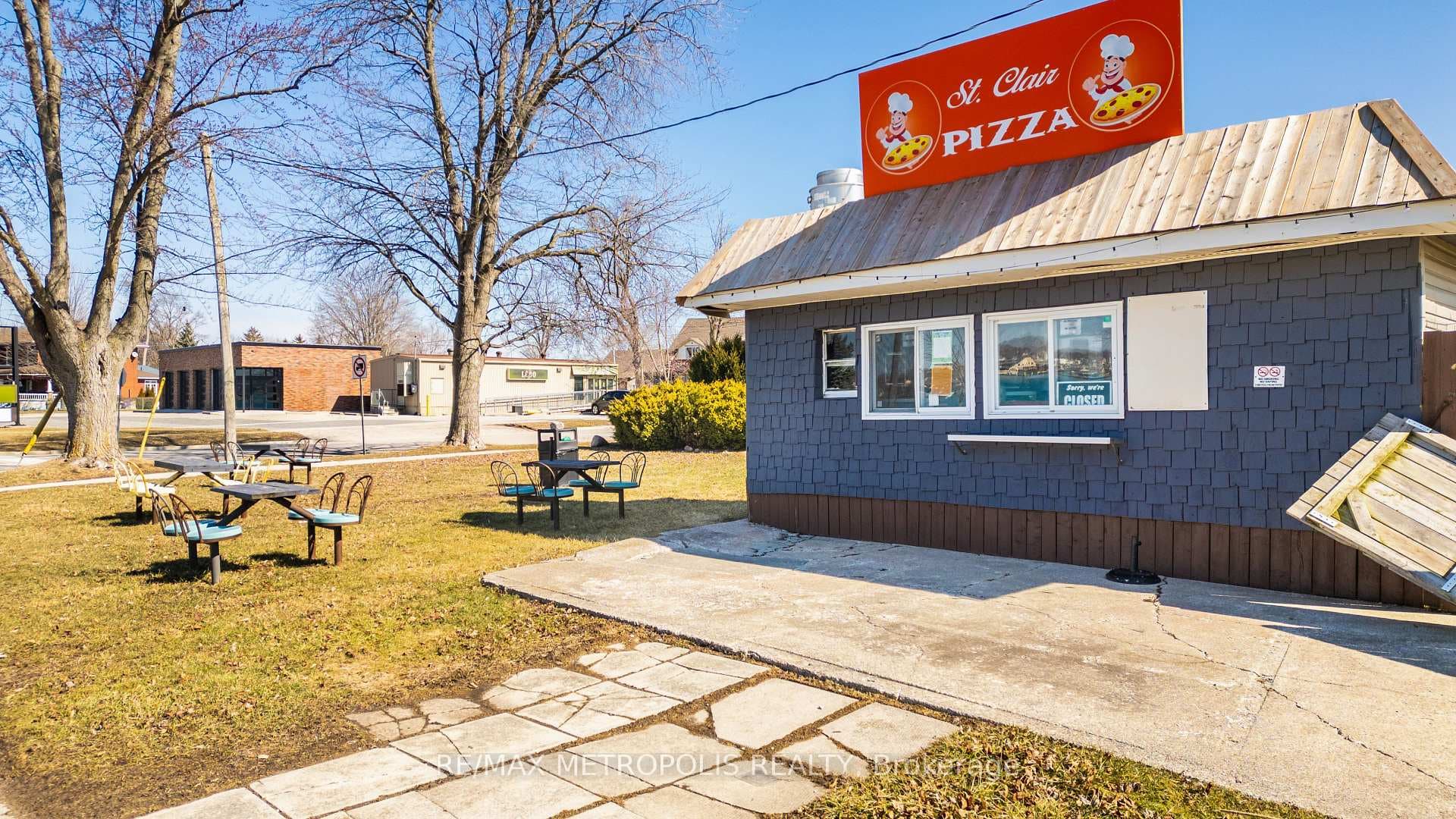 1522 St Clair Parkway photo 4